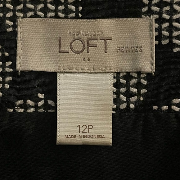 Loft geometric design A-line skirt, black and white, size 12 petite - Picture 4 of 5